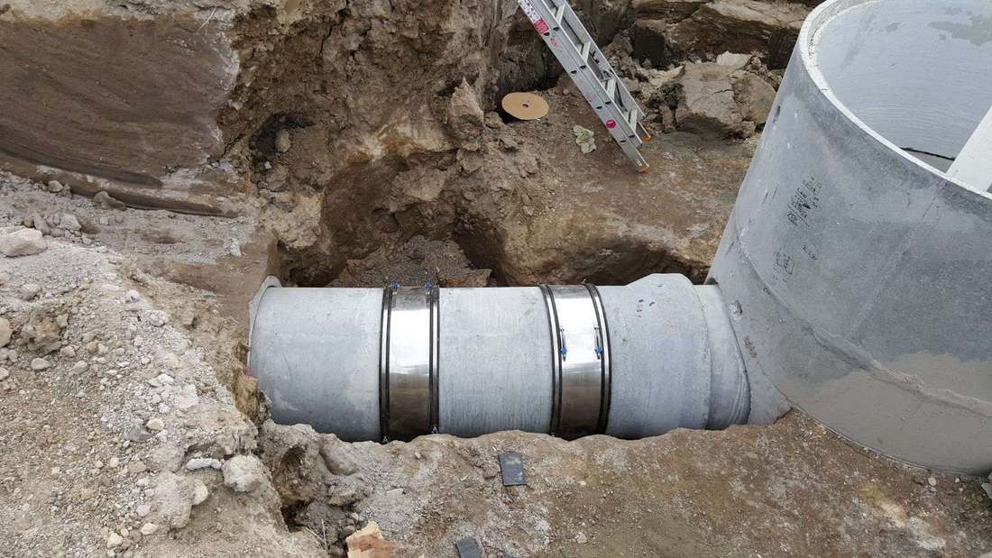 Pipe-to-chamber connection