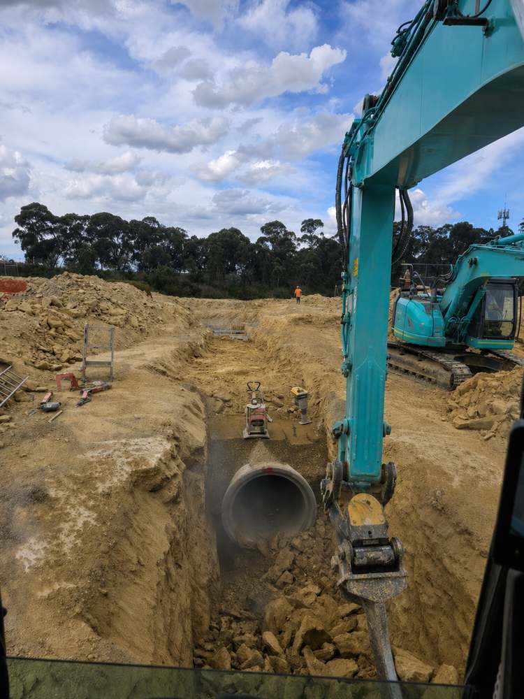 Pipe laying & trench compaction
